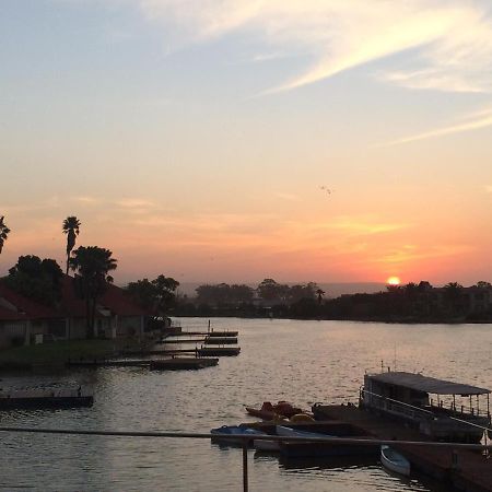 شقة First Group Port Owen Marina فيلدريف المظهر الخارجي الصورة